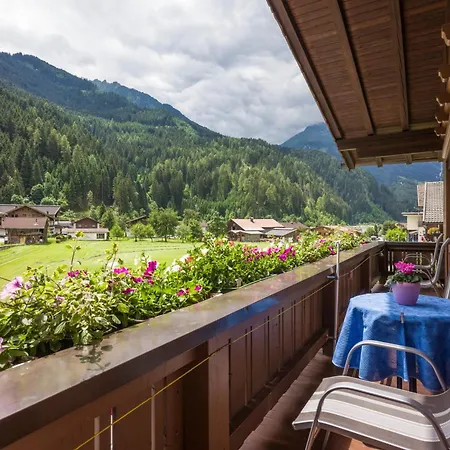 Haus Gruenbergblick Apartment Mayrhofen