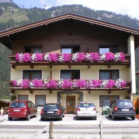 Haus Gruenbergblick Mayrhofen